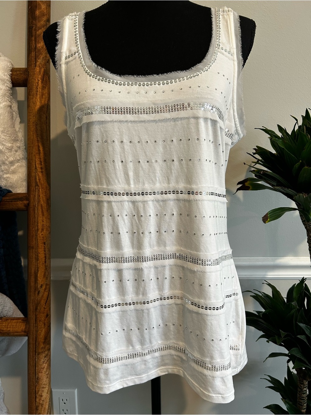 White House Black Market White Eyelet Ladder-Trim Tank Top Size M